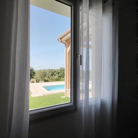 La Des Coteaux *