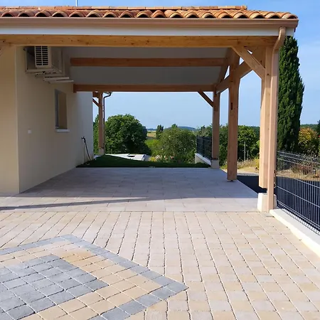La Des Coteaux Villa
